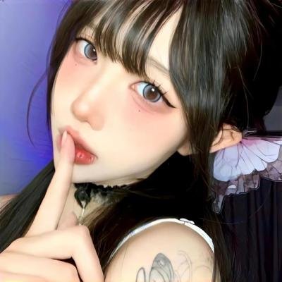 滑板女孩