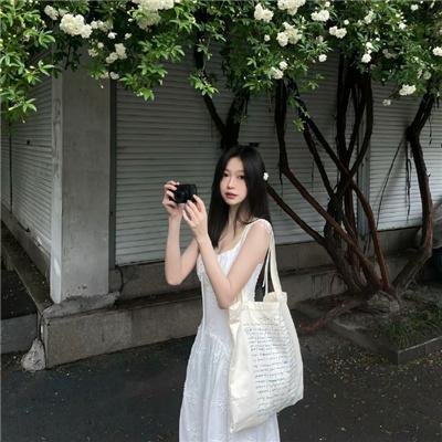蒙娜丽莎与血月
